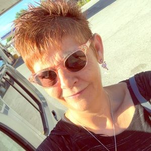 Meet your Posher, Kay